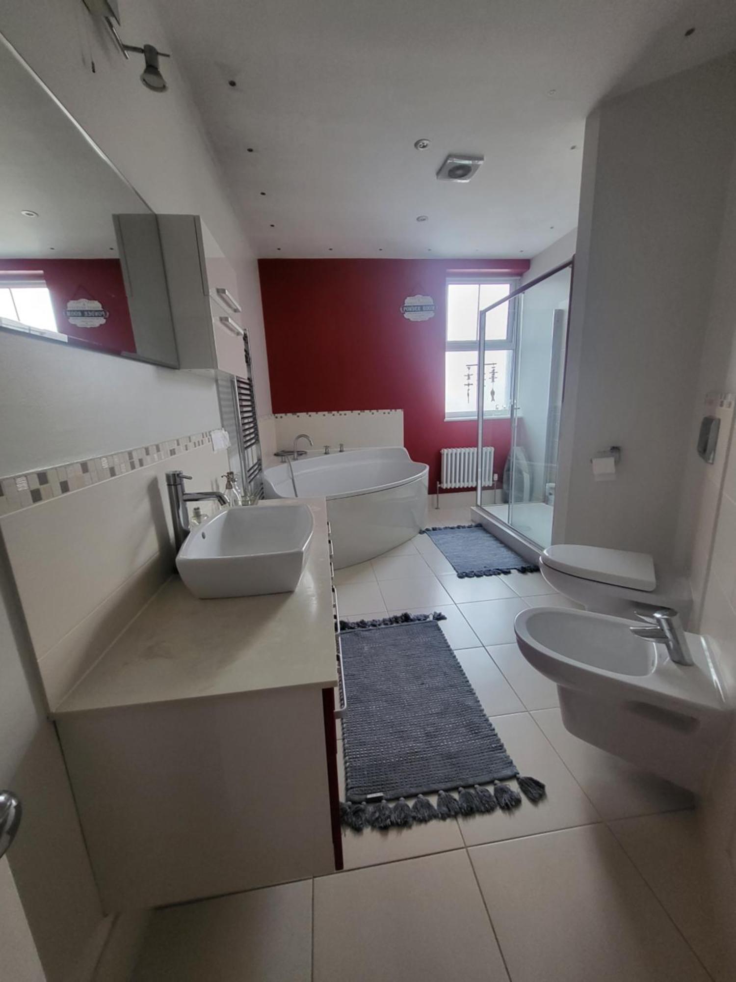 אולדברי Haya Guest House מראה חיצוני תמונה